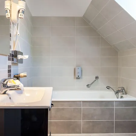 Hotel Logis Restaurant Relais Du Gue De Selle