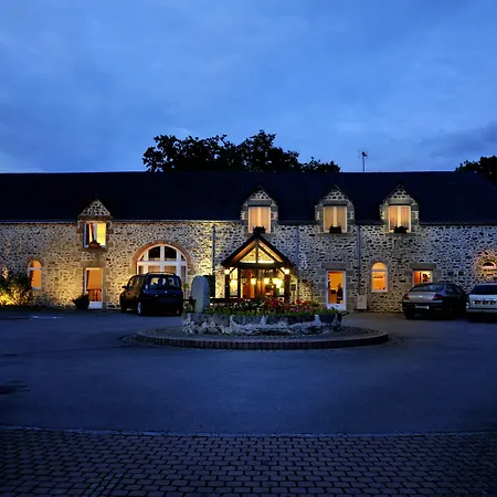 Logis Restaurant Relais Du Gue De Selle فندق Mézangers