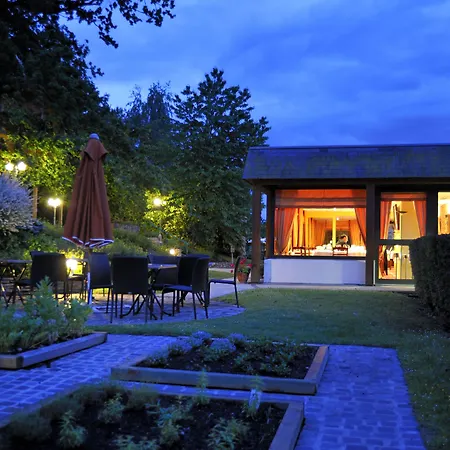 Hotel Logis Restaurant Relais Du Gue De Selle