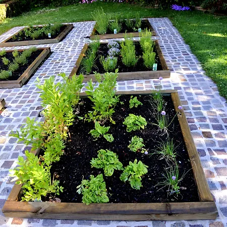 Hotel Logis Restaurant Relais Du Gue De Selle 3*