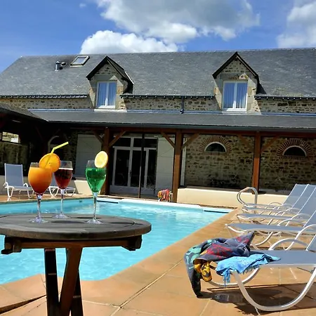 Logis Restaurant Relais Du Gue De Selle 3* Mézangers