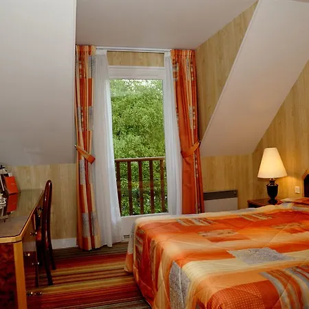 Logis Restaurant Relais Du Gue De Selle 호텔
