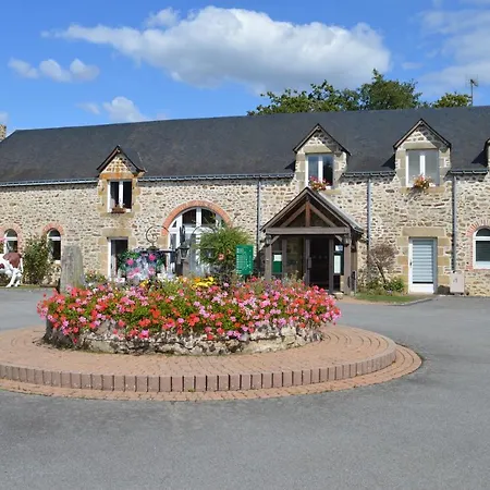 Au Relais Du Gue De Selle 3* Mezangers