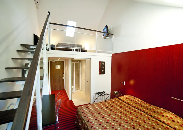 Au Relais Du Gué De Selle 3* Mézangers